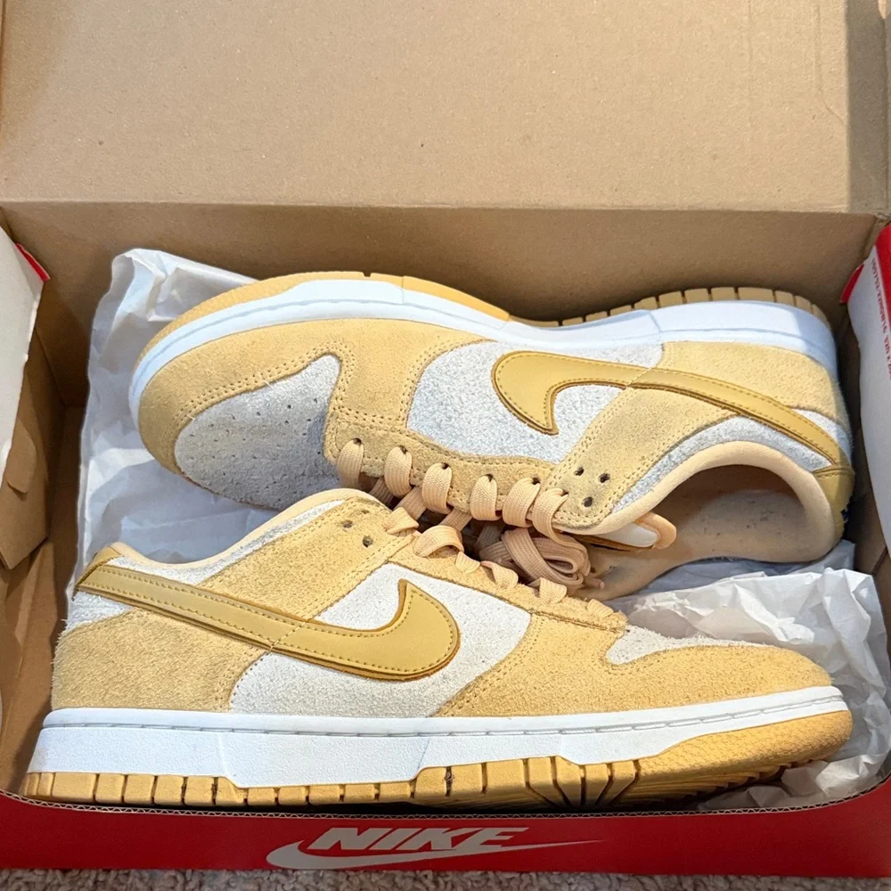 Nike Mustard and White Low-Top Sneakers - Picture 1 of 2